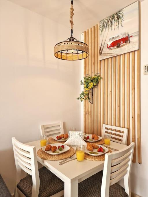Acogedor Piso Con Terraza Y Parking! Apartamento Benalmádena Exterior foto