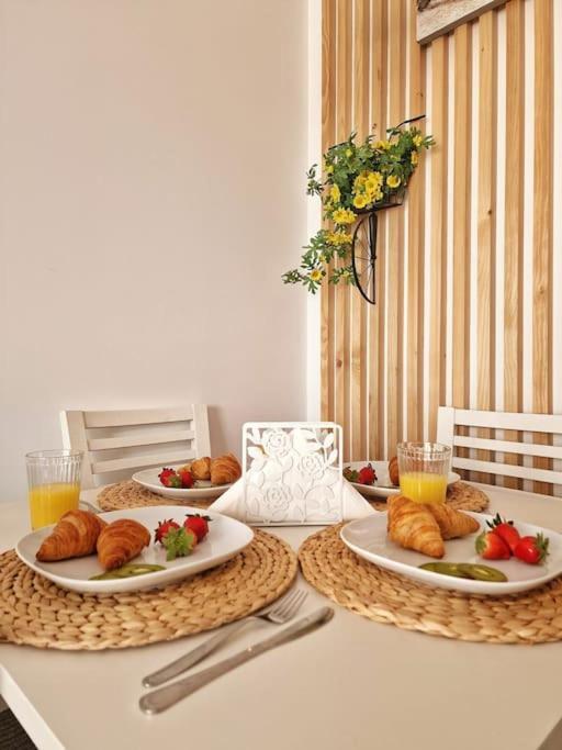 Acogedor Piso Con Terraza Y Parking! Apartamento Benalmádena Exterior foto