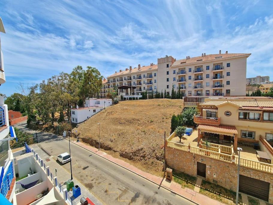 Acogedor Piso Con Terraza Y Parking! Apartamento Benalmádena Exterior foto