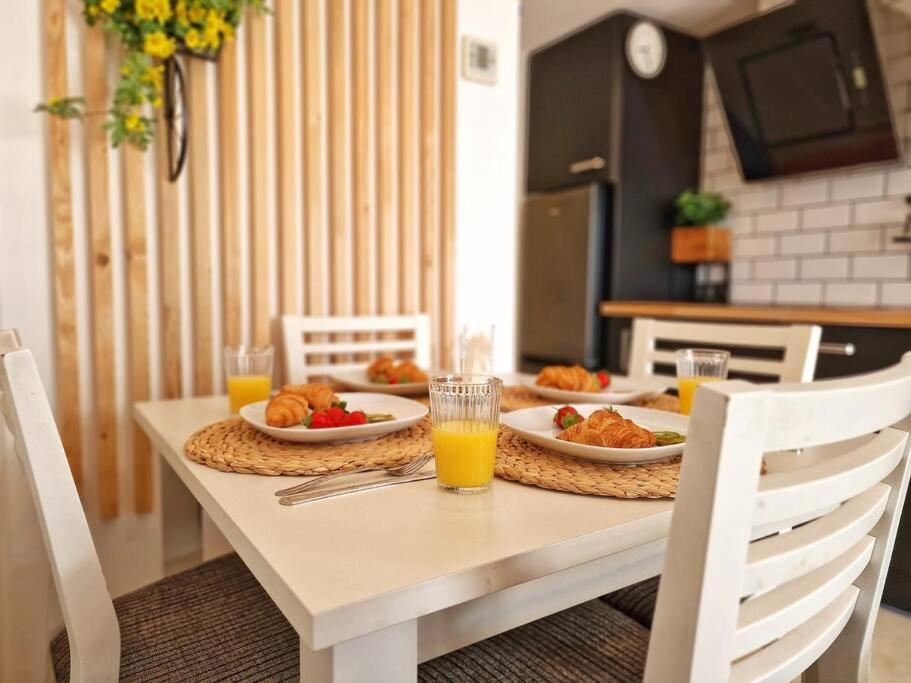 Acogedor Piso Con Terraza Y Parking! Apartamento Benalmádena Exterior foto